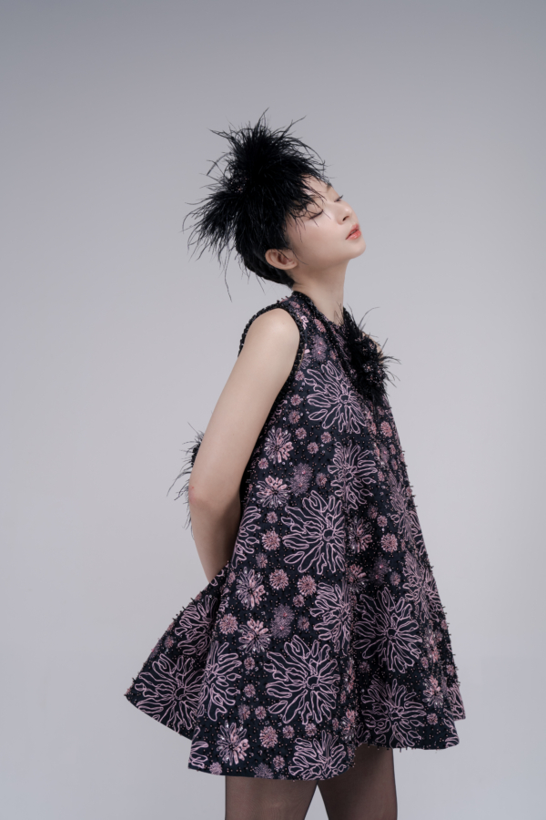 EMBROIDERED MINI DRESS – SG – CNY 27