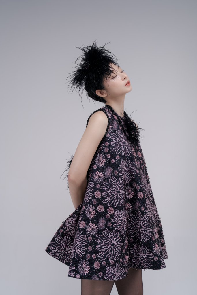 EMBROIDERED MINI DRESS – SG – CNY 27